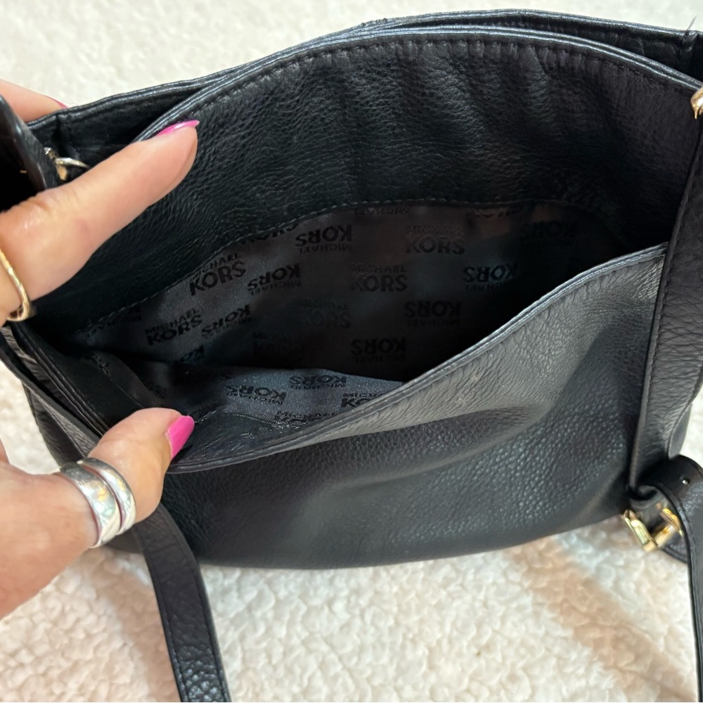 MICHAEL KORS | Black Leather Crossbody Bag - Picture 8 of 13